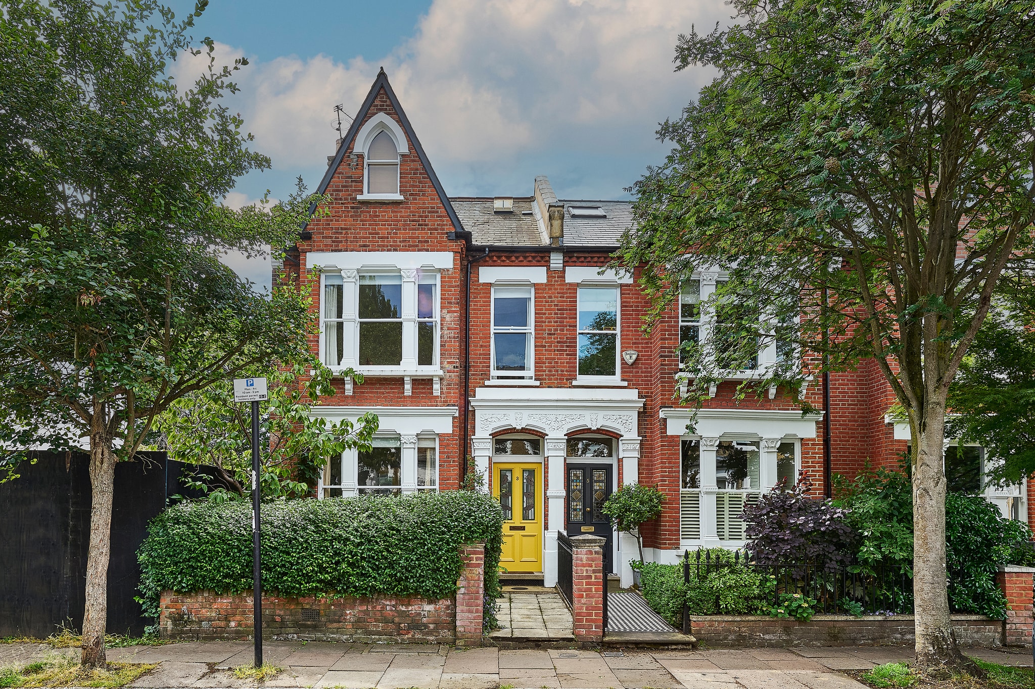 Dresden Road, Whitehall Park